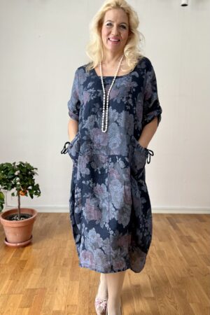 Ruusukuvioinen hihallinen Flowers pellavamekko