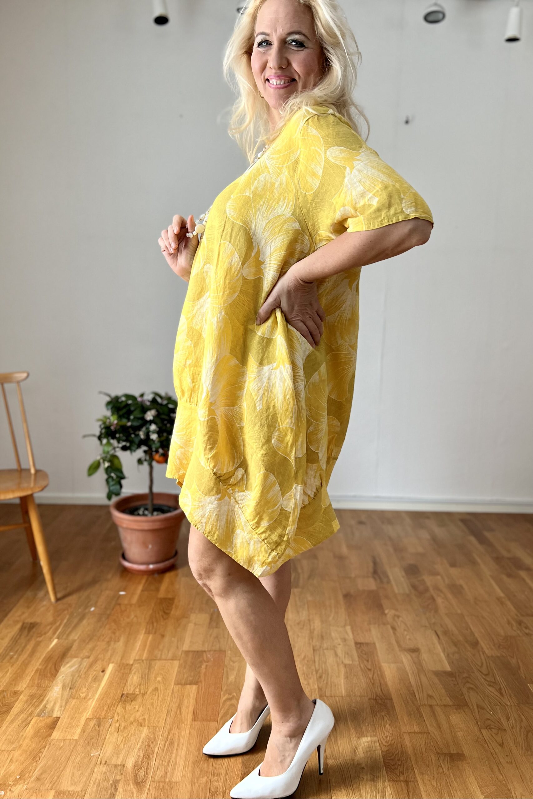 Keltainen pellavatunika Big size