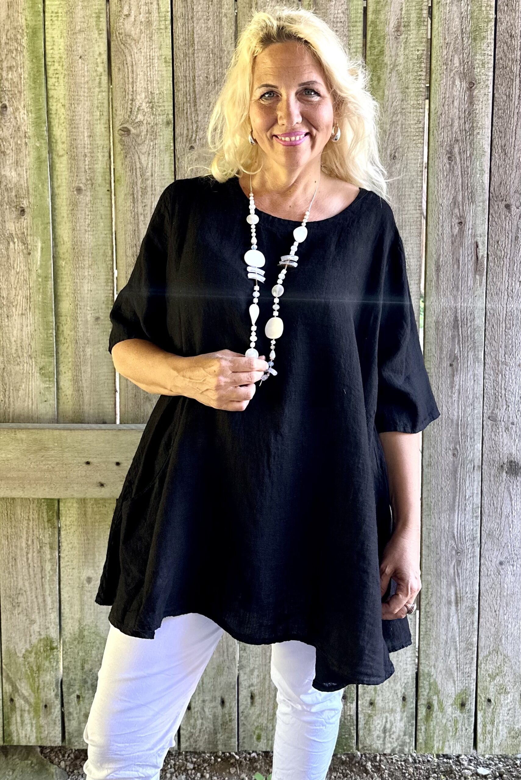 Pellavatehdas musta Noora pellavatunika