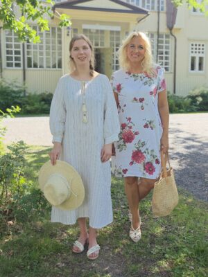 Pellavatehdas Romanttisia pellavavaatteita