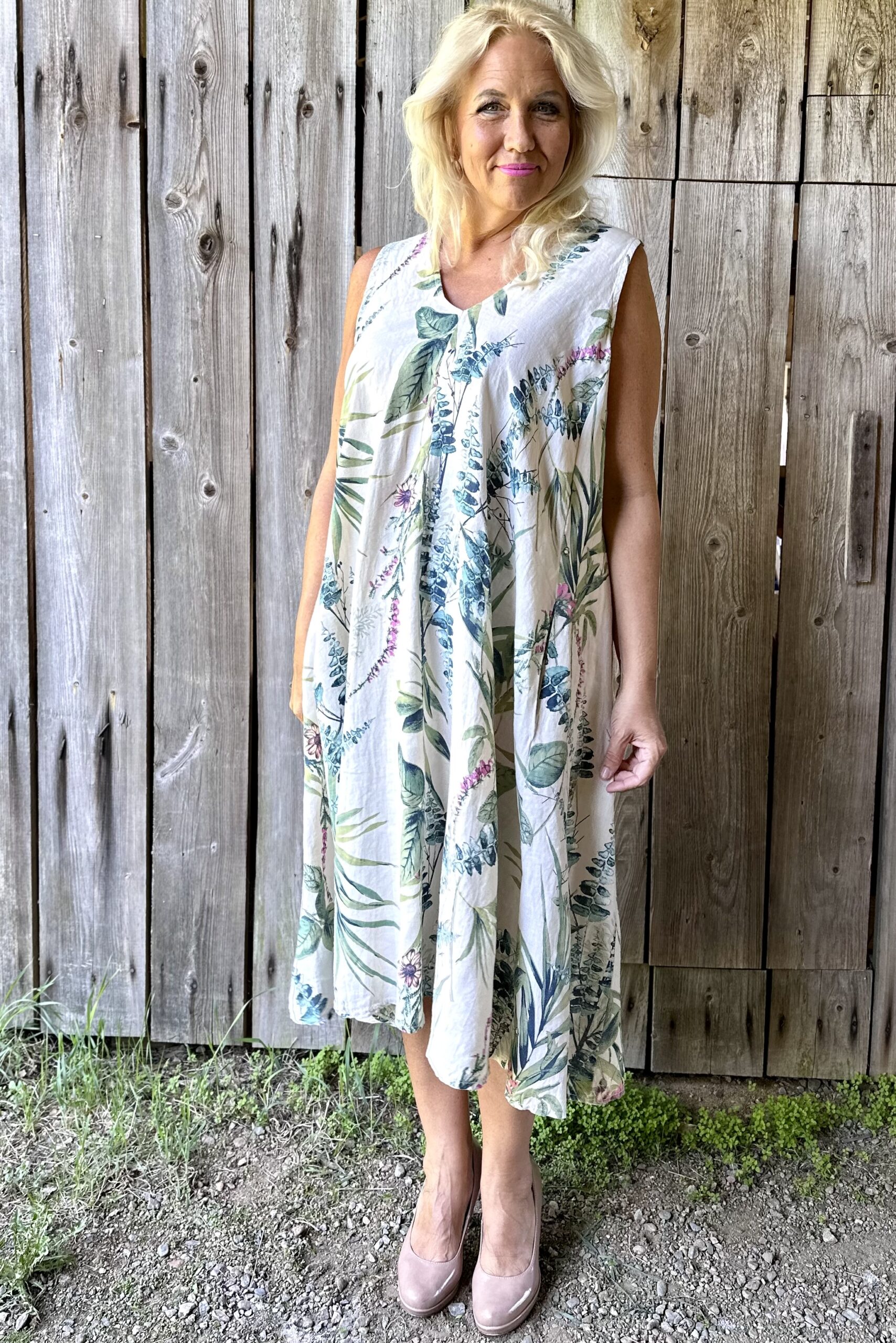 Pellavatehdas hihaton Angelika pellavamekko beige