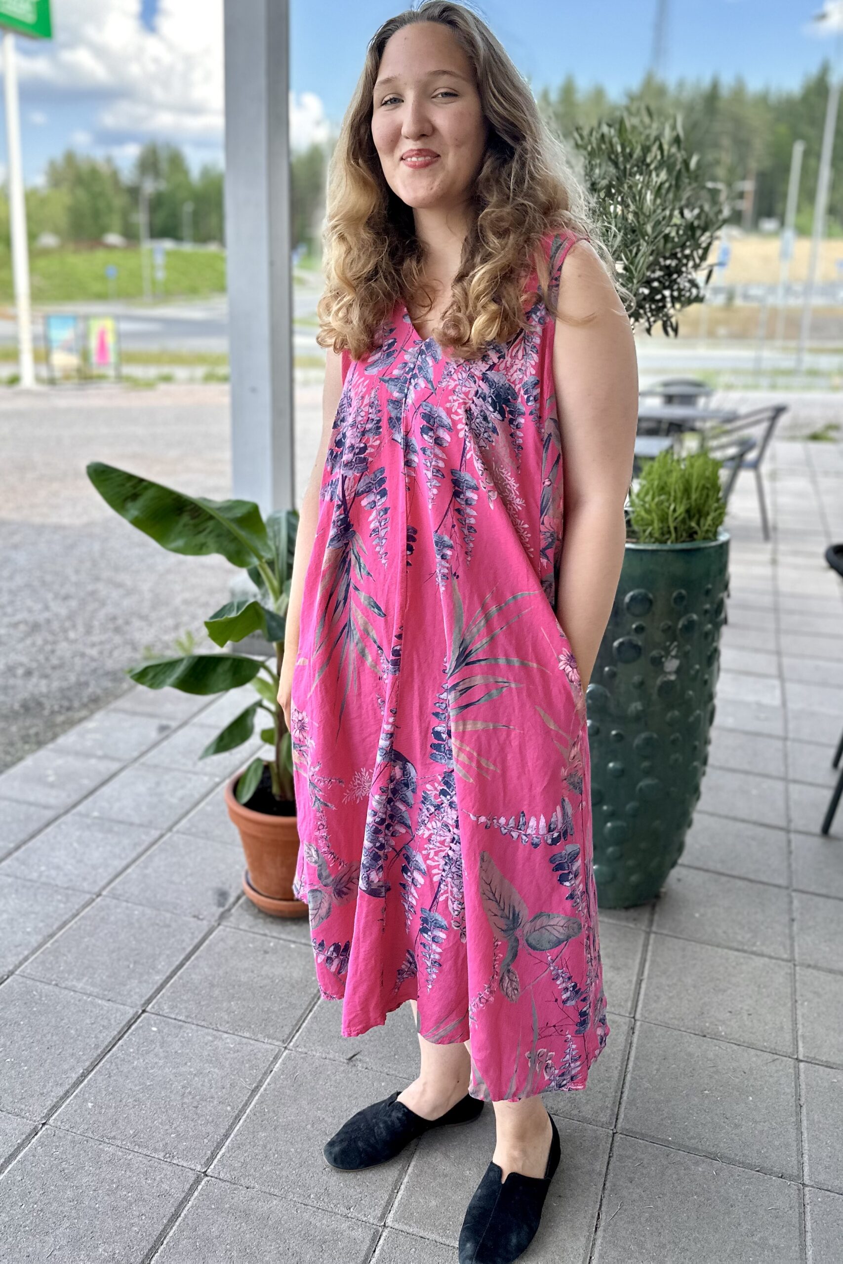 Pellavatehdas hihaton Angelika pellavamekko fuxia