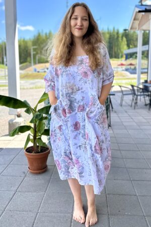 Pellavatehdas Flowers hihallinen pellavamekko valkoinen