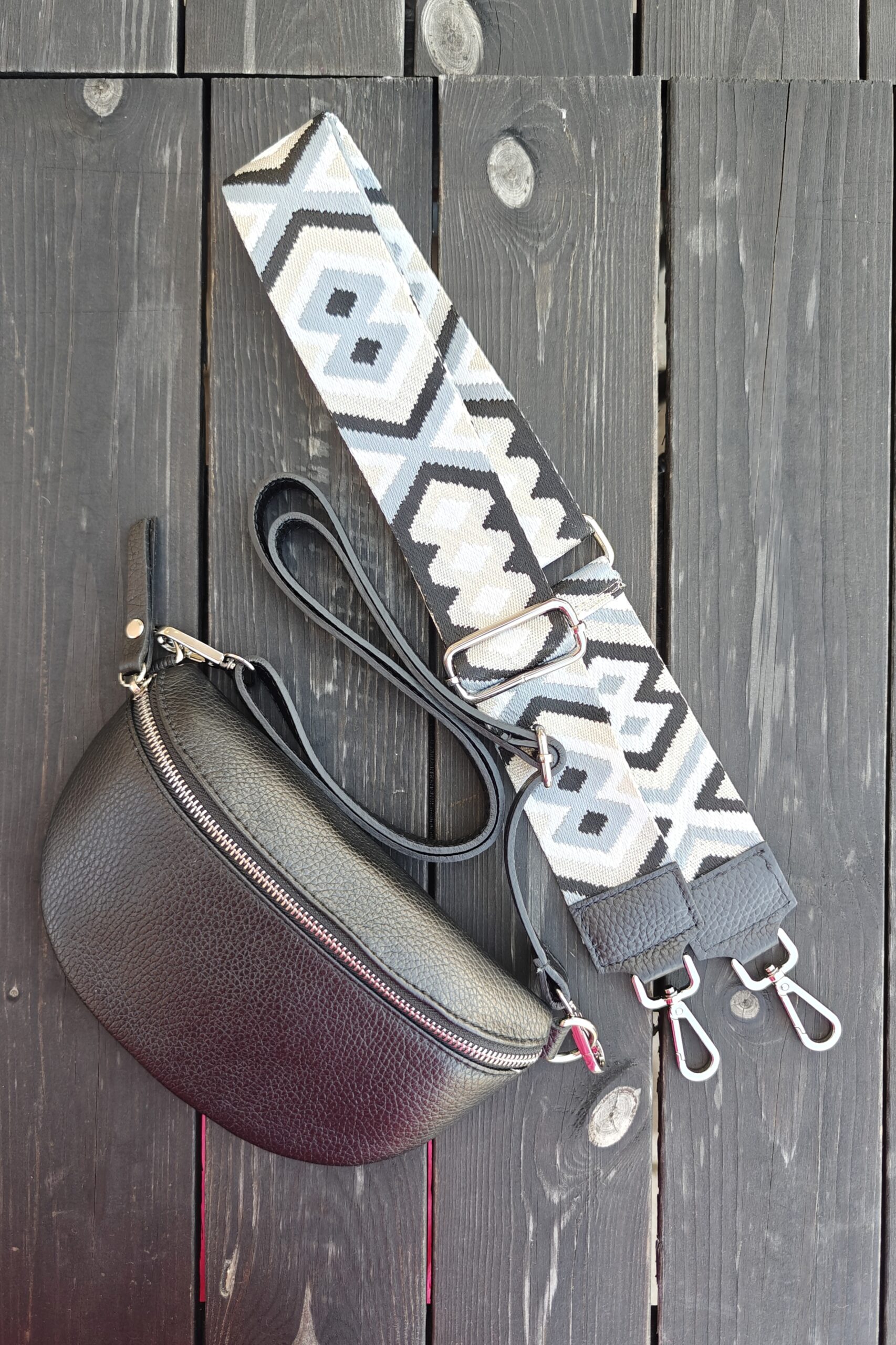 Pellavatehdas Crossover-laukku vaihtohihnalla pieni musta