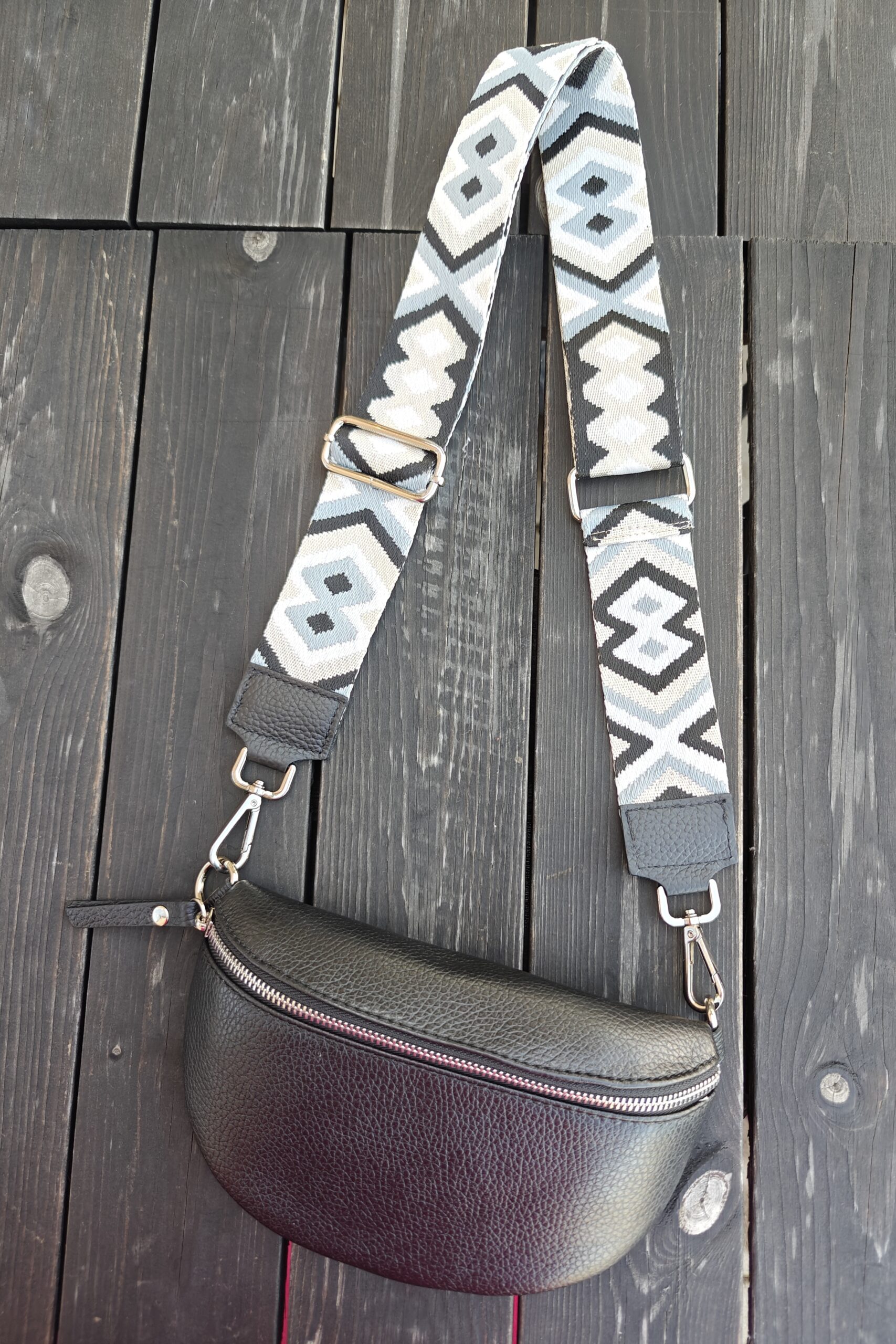 Pellavatehdas Crossover-laukku vaihtohihnalla pieni musta