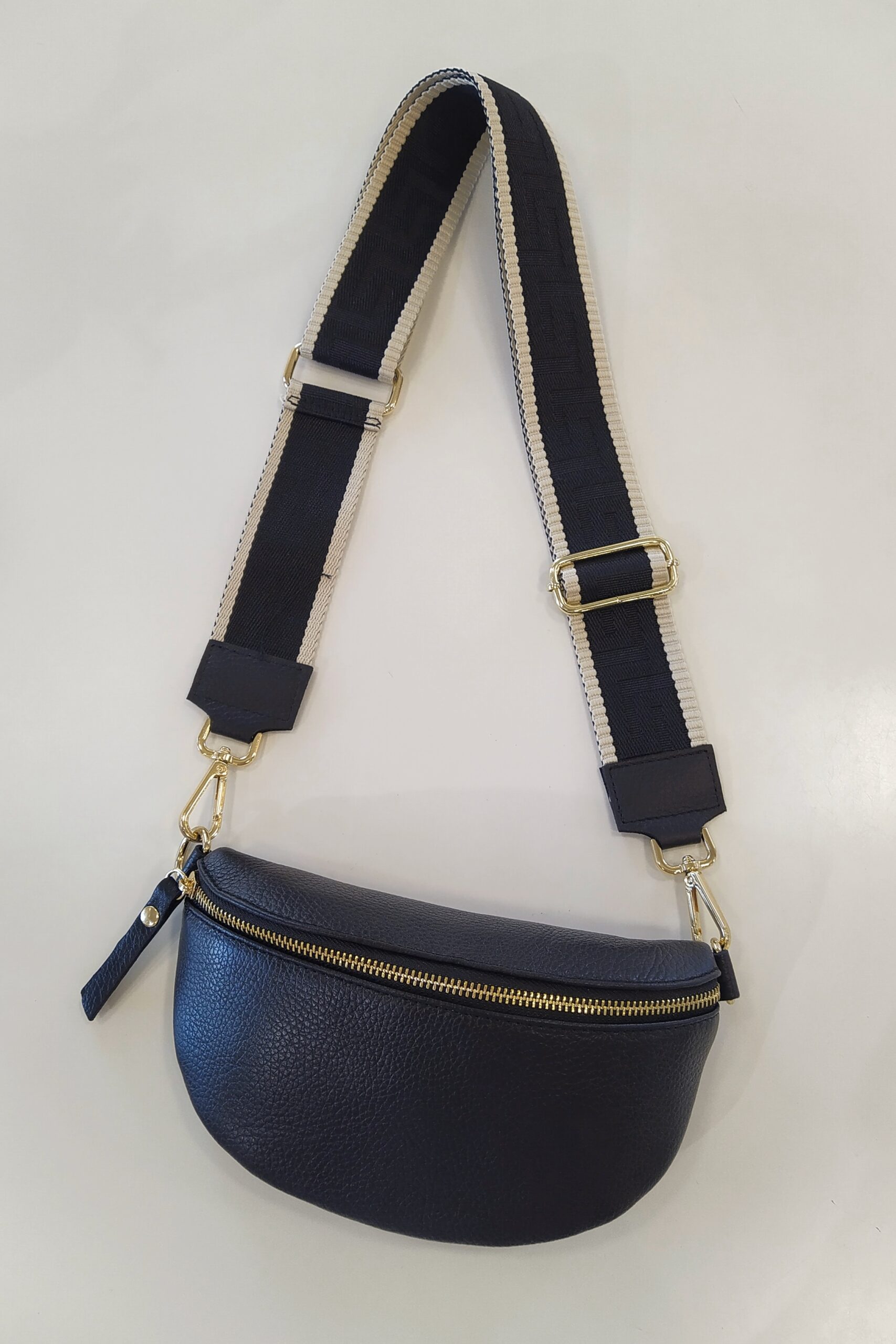 Pellavatehdas Crossbody-laukku musta vaihtohihnalla