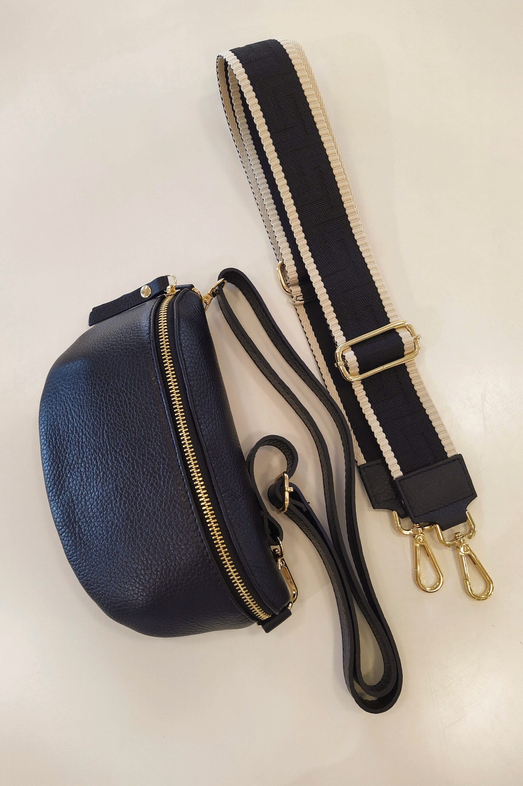 Pellavatehdas Crossbody-laukku musta vaihtohihnalla