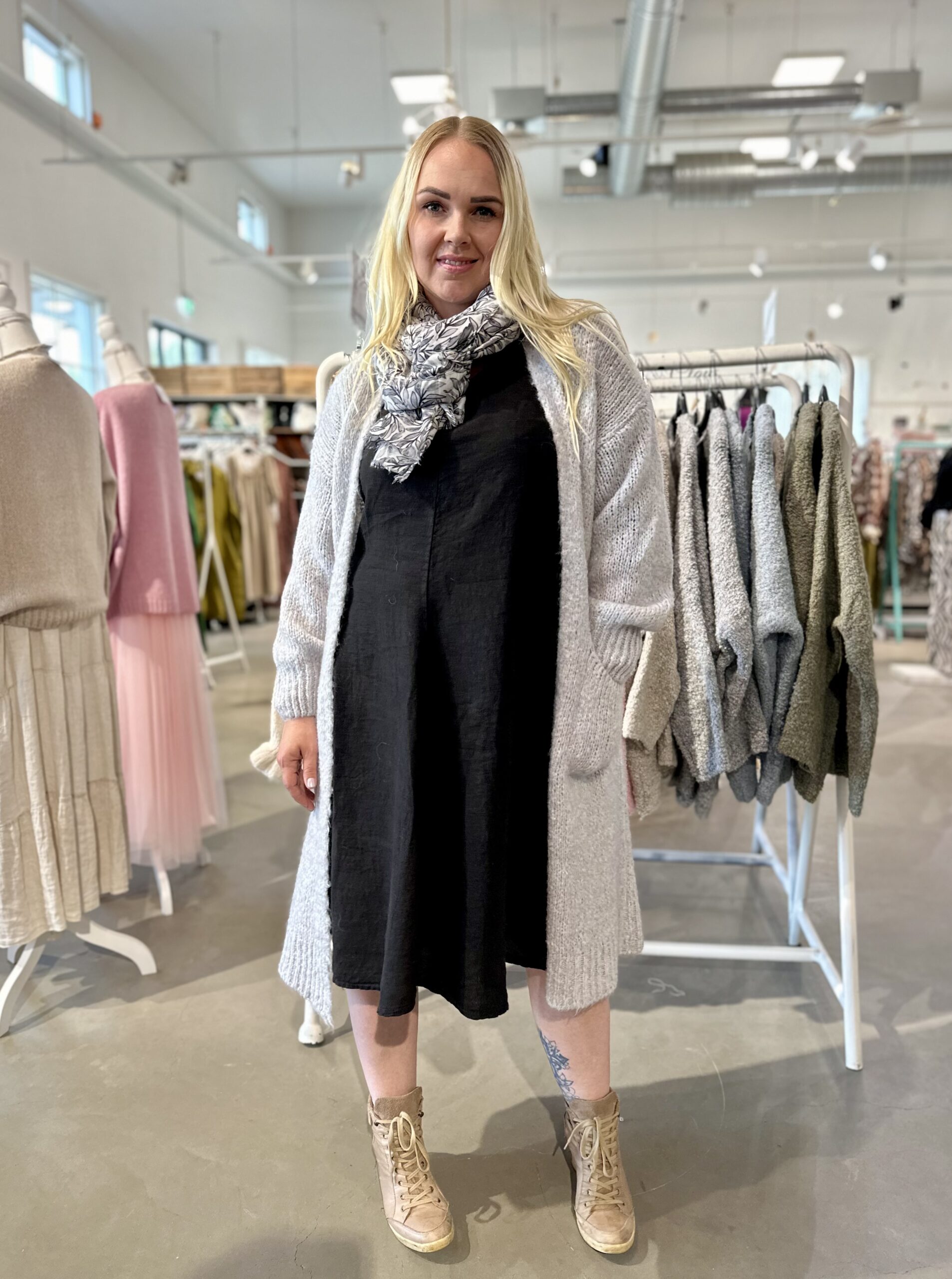 Diana pellavamekko, musta - Image 3