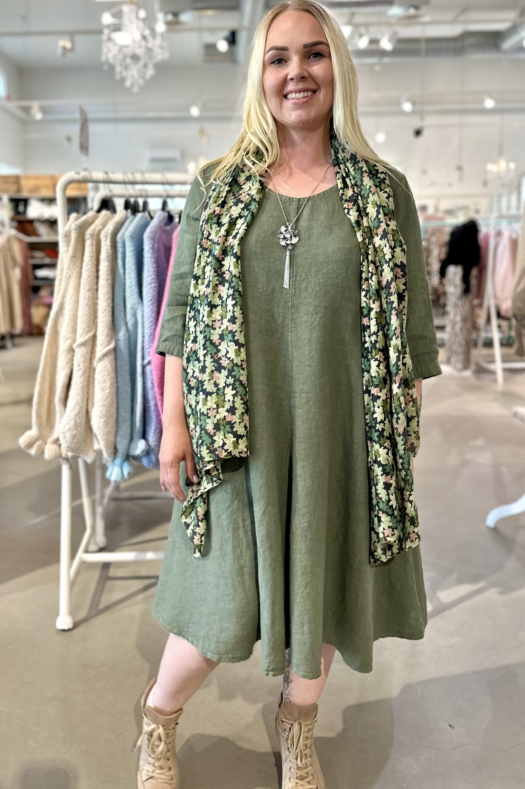 Pellavatehdas Diana pellavamekko khakivihreä