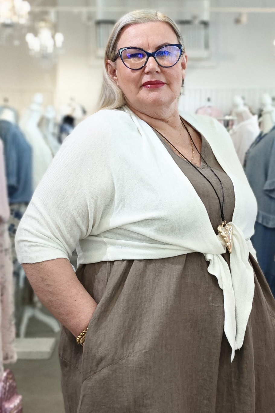 Pellavatehdas Liidia neulebolero valkoinen