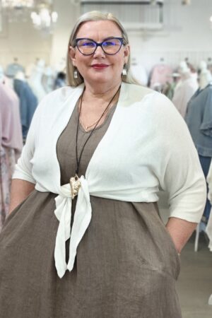 Pellavatehdas Liidia neulebolero valkoinen