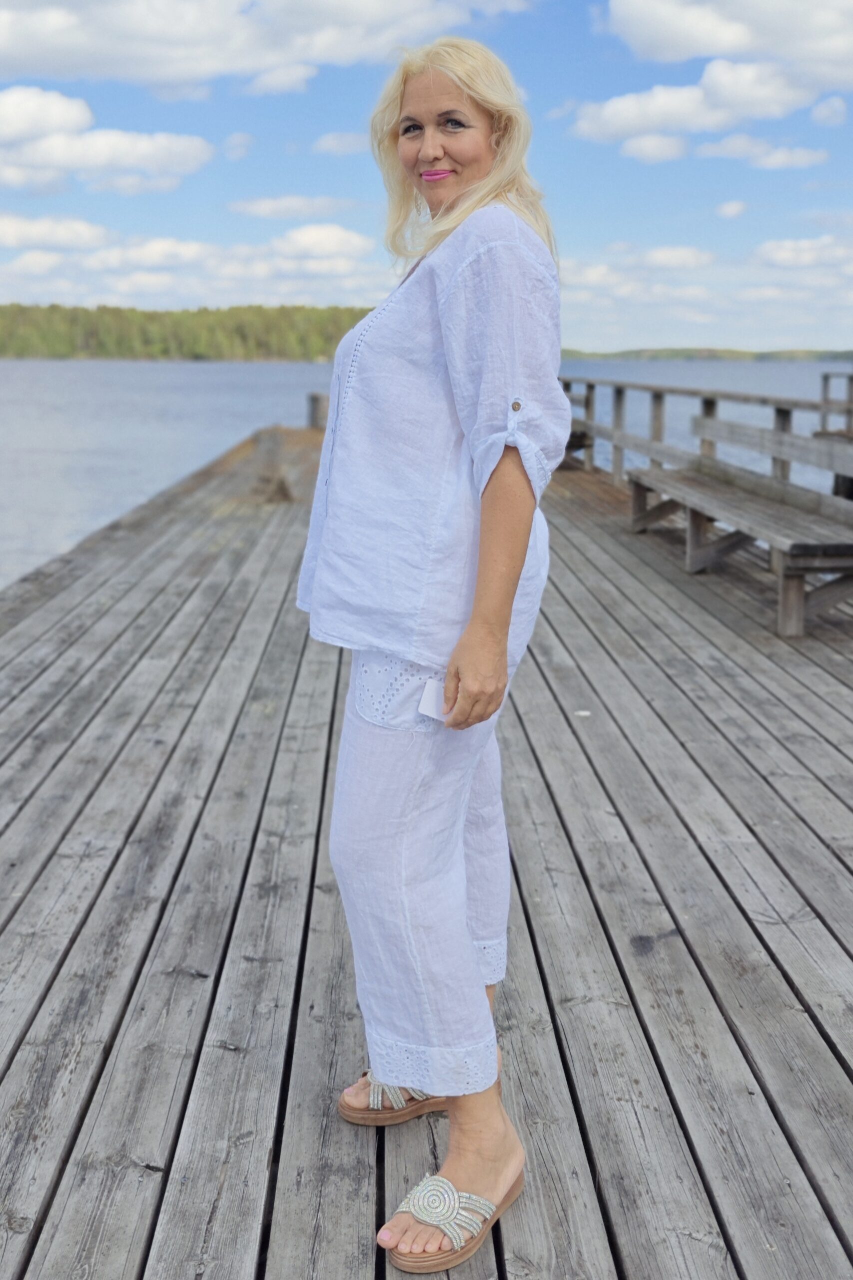 Pellavatehdas Kesäheinä pellavacaprit valkoinen