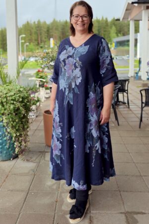 Pellavatehdas Ingela pellavamekko tummansininen