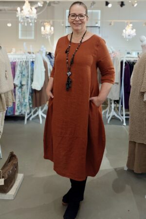 Pellavatehdas Seela Pellavamekko terracotta