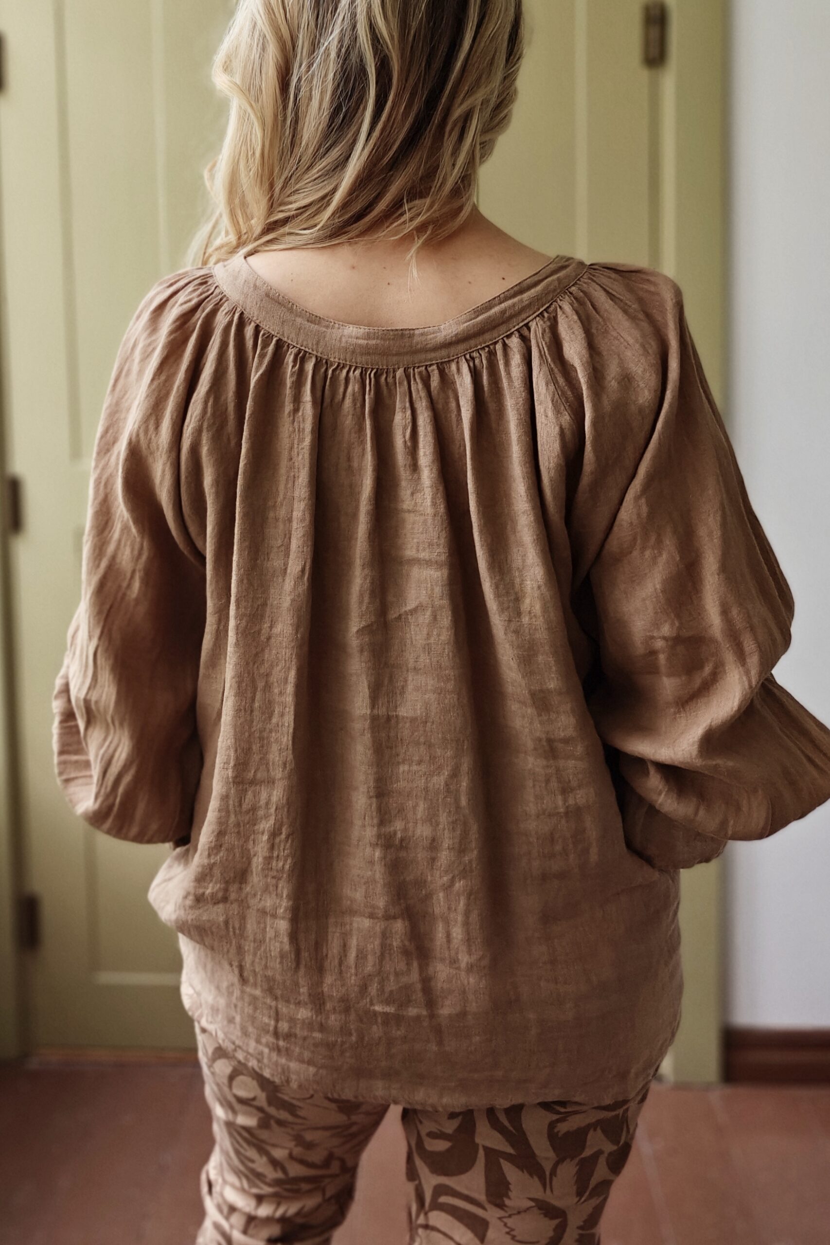 Klara pellavapaita, kamelinruskea 42/48 - Image 3