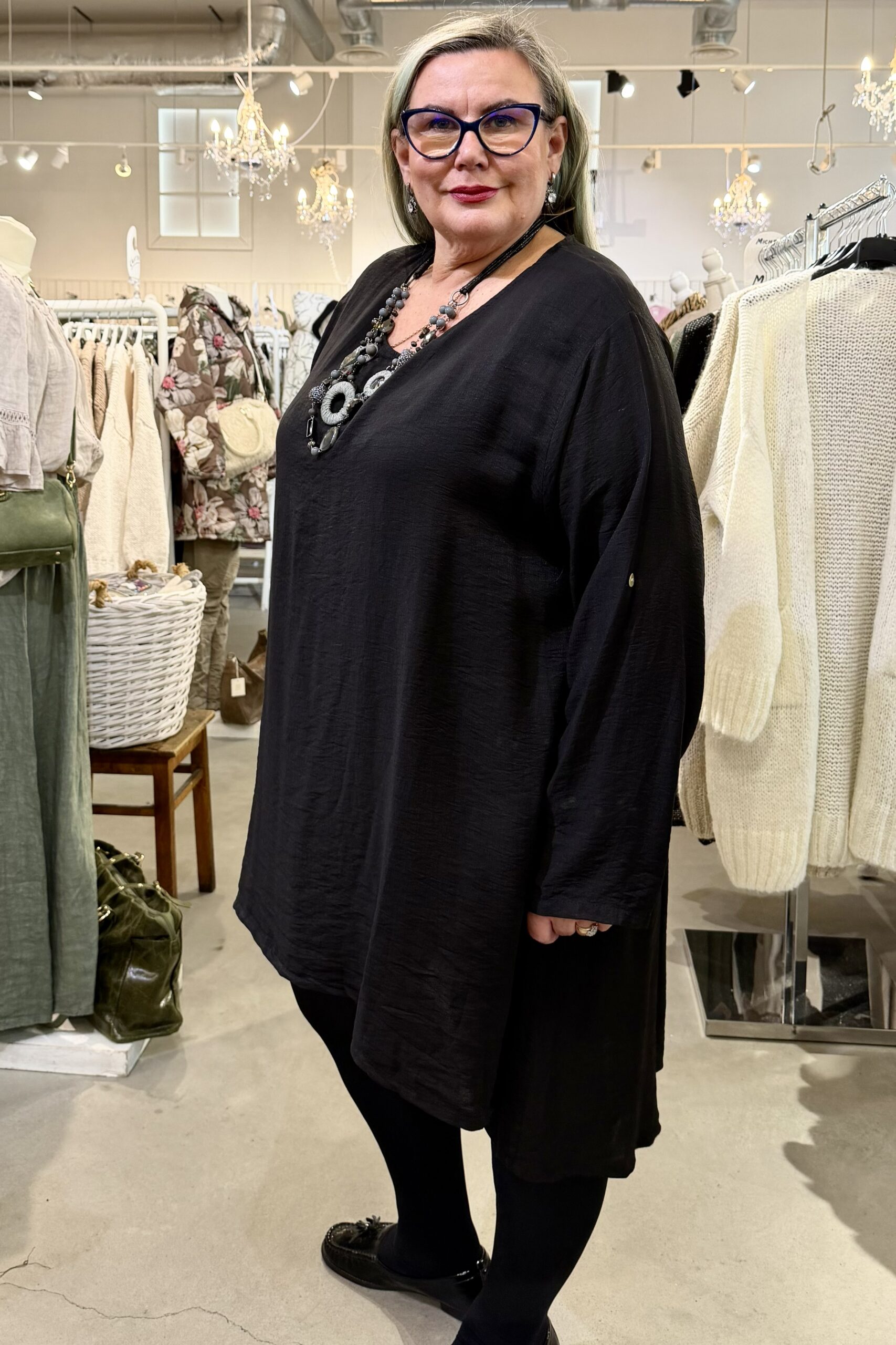 Paola viskoositunika, musta 50/56 - Image 3