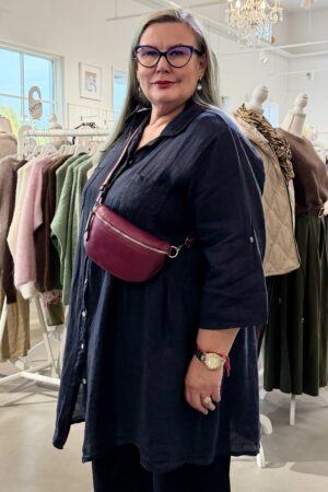 Pellavatehdas Nina pellavatunika tummansininen