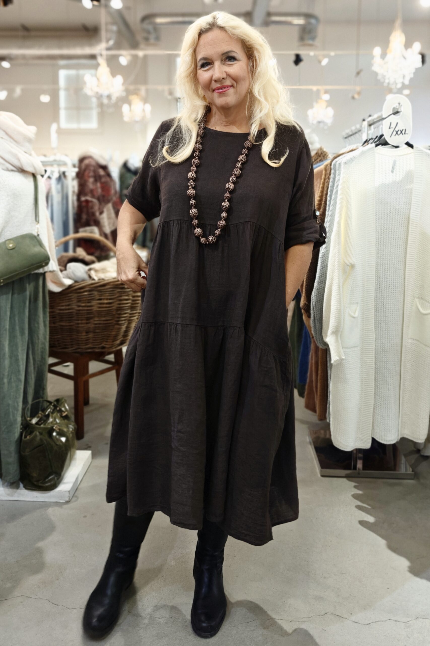 Joanna Plus frillamekko Pellavatehdas tummanruskea