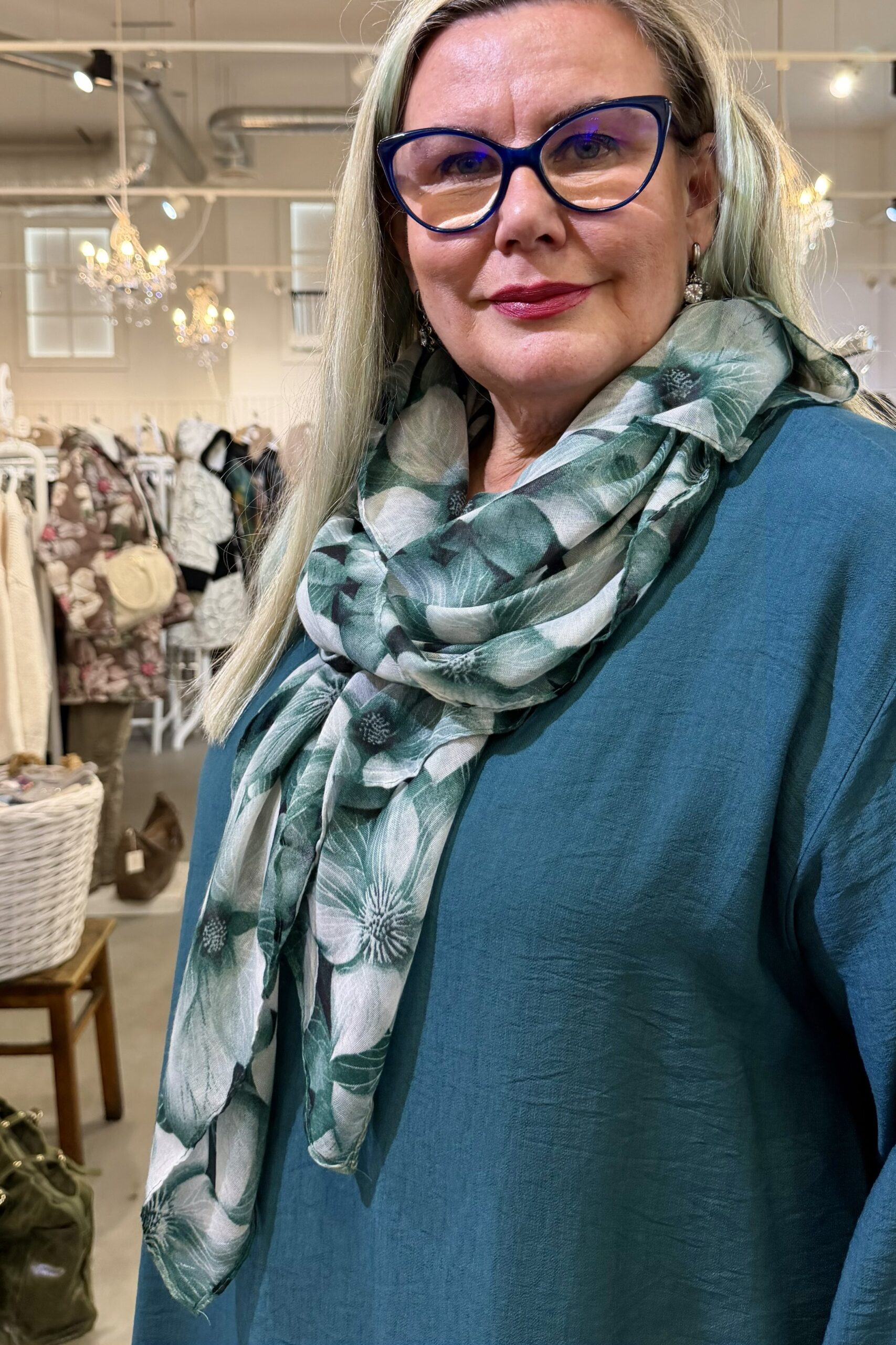 Pellavatehdas Giannina kukkahuivi vihreä