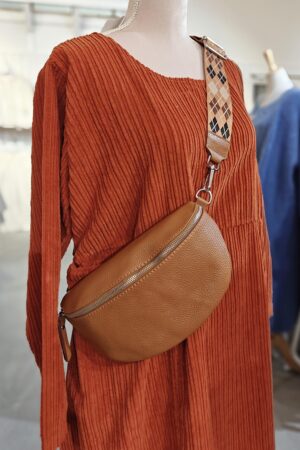 Pellavatehdas Crossbody-laukku L konjakki