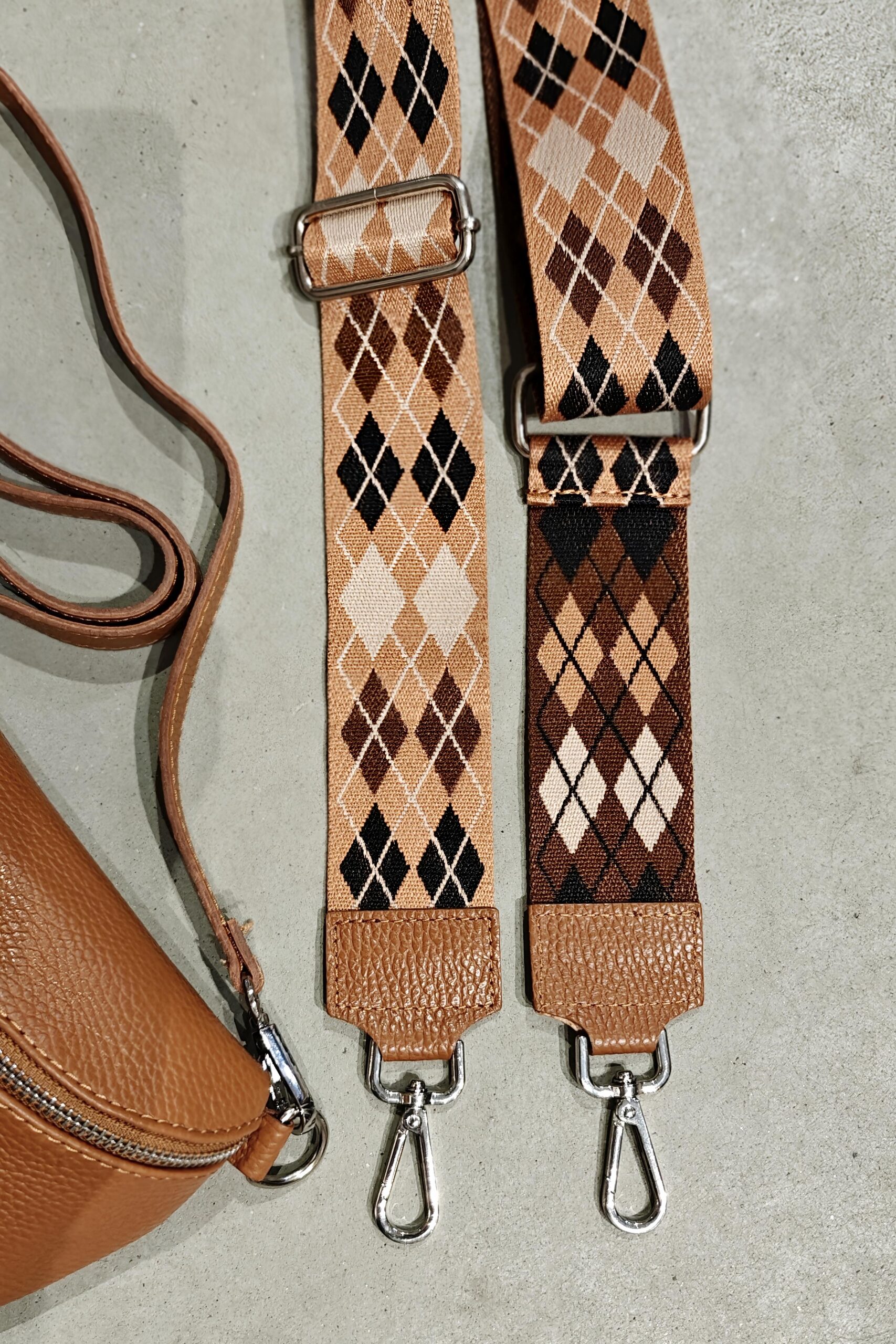 Crossbody-laukku ja vaihtohihna, konjakinruskea, koko M - Image 5