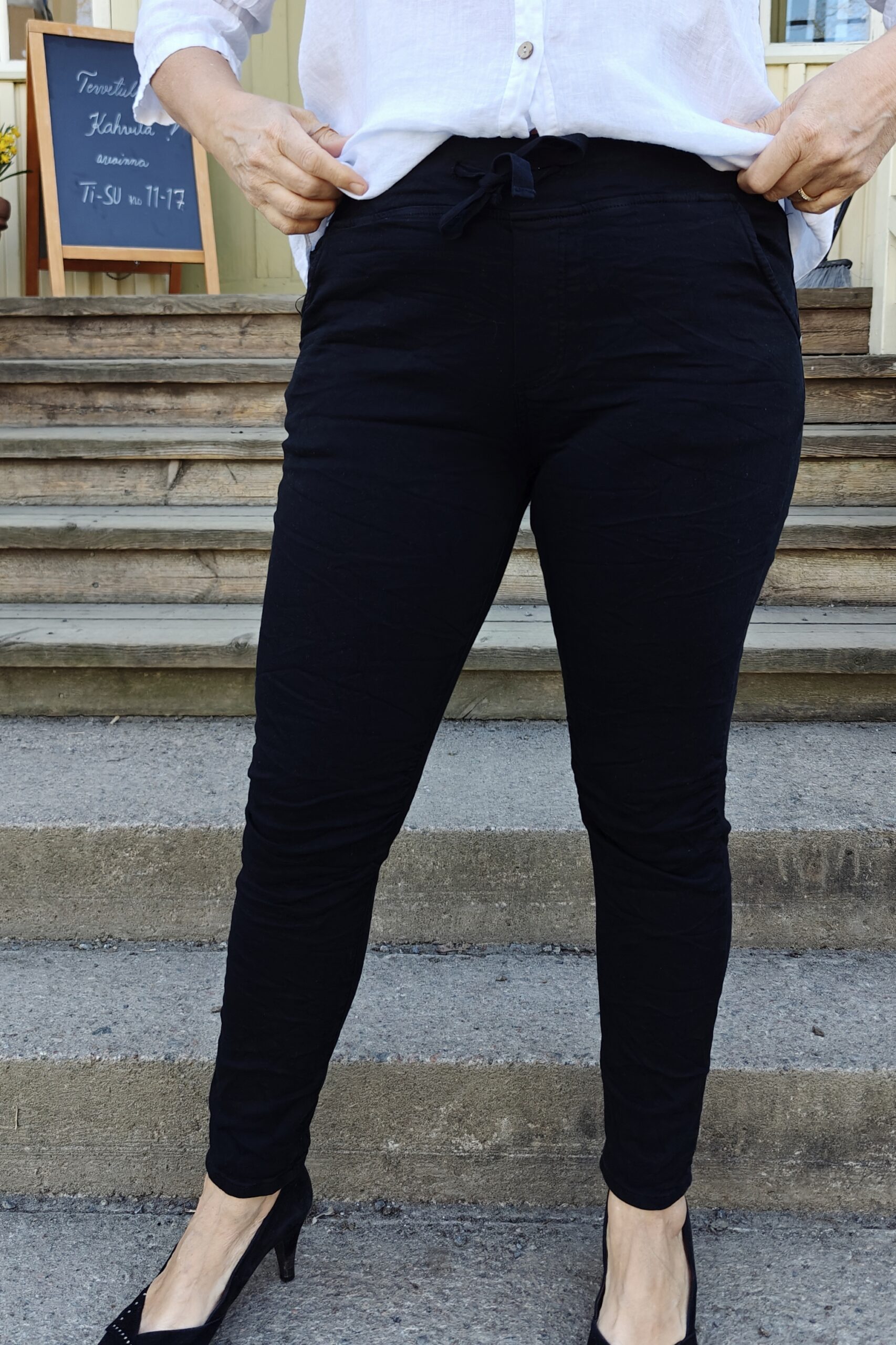 Pellavatehdas Jennifer stretch-farkut musta