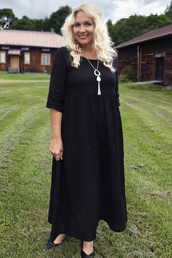 Pellavatehdas Nelma pellavamekko musta
