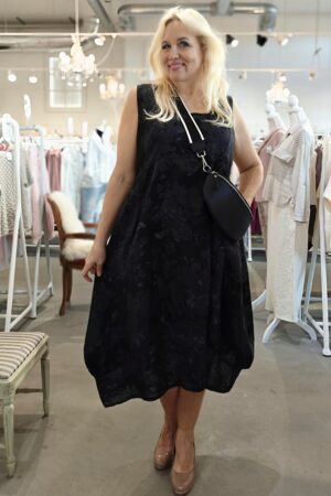 Pellavatehdas hihaton Flowers mekko musta