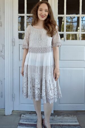 Pellavatehdas Brita pitsimekko beige