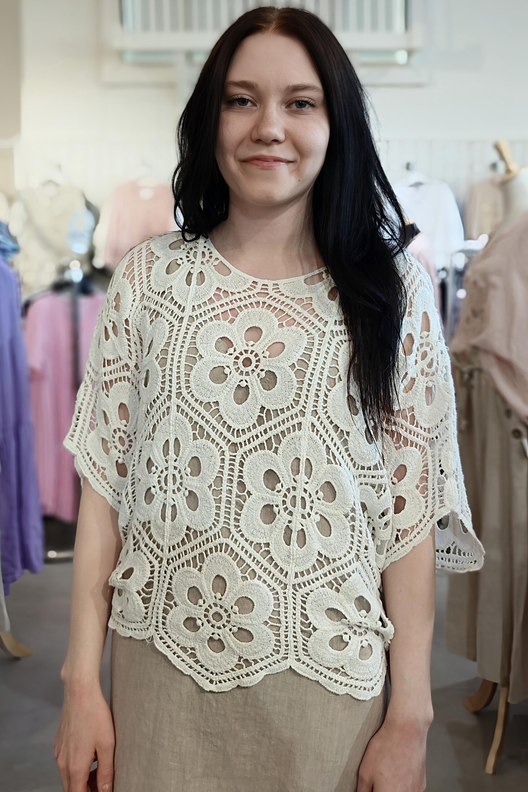 Pellavatehdas Delia pitsipaita valkoinen