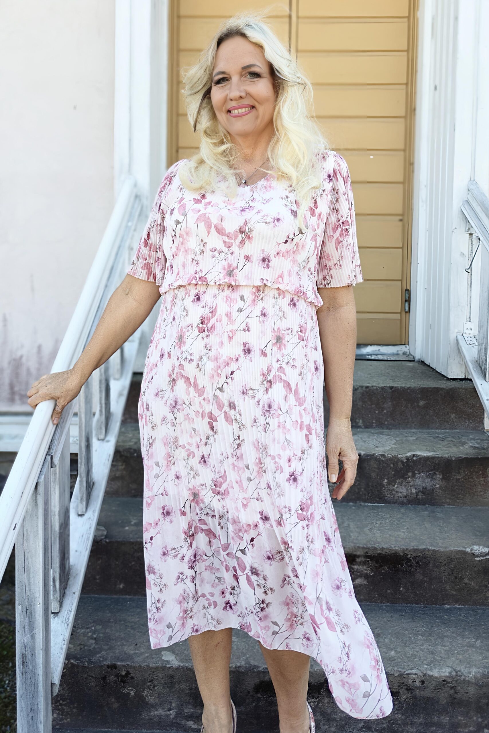 Pellavatehdas Jolanda pliseerattu mekko roosa