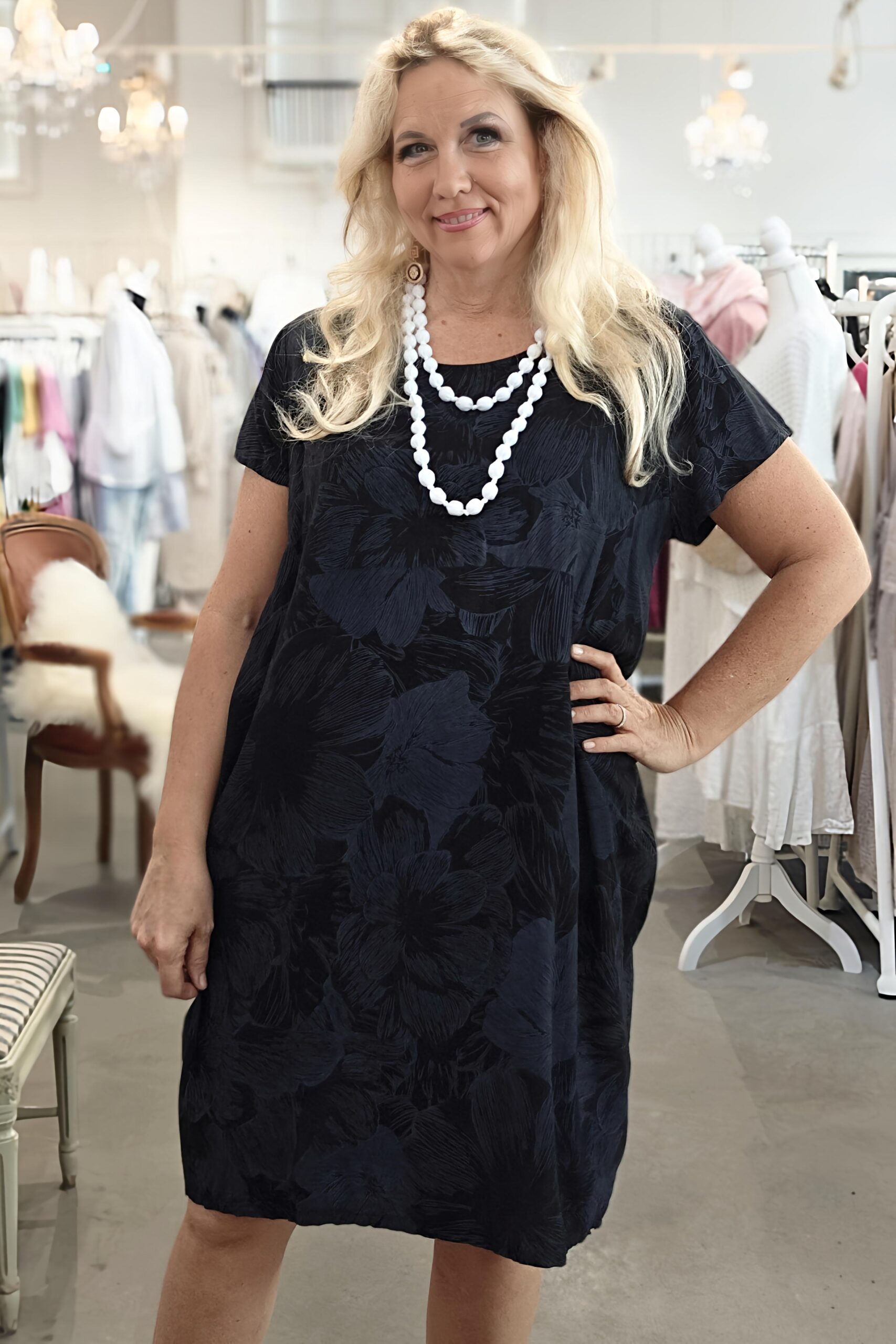 Pellavatehdas Vilina viskoosimekko musta