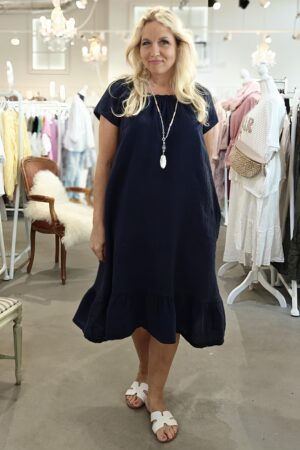 Pellavatehdas Kesäunelmainen pellavamekko tummansininen