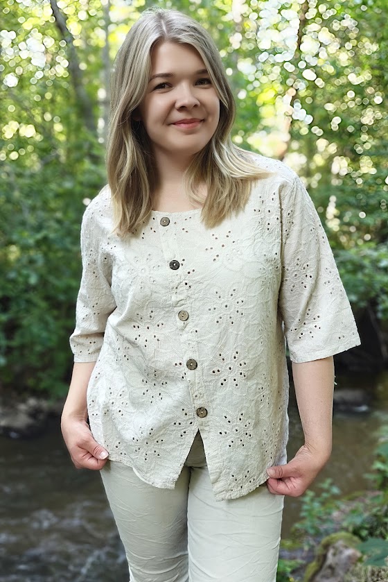 Pellavatehdas Eliisa brodyyripaita beige