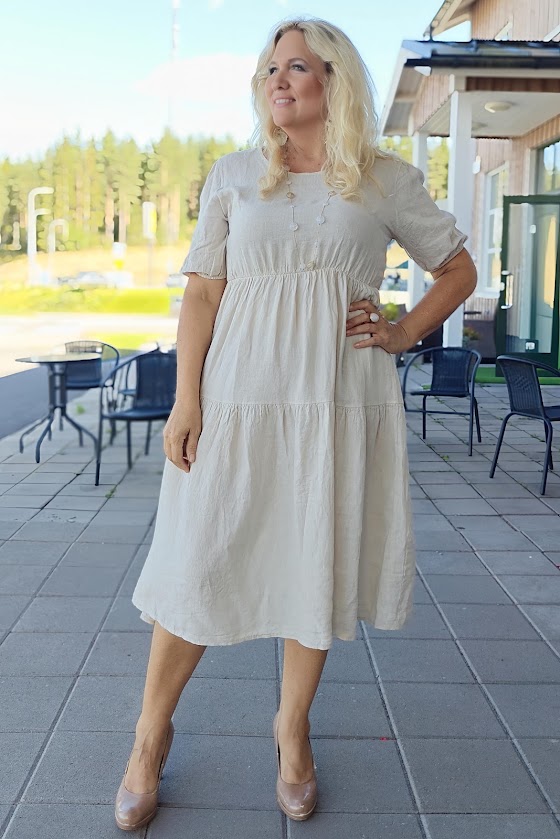 Pellavatehdas Ancelin pellavamekko beige