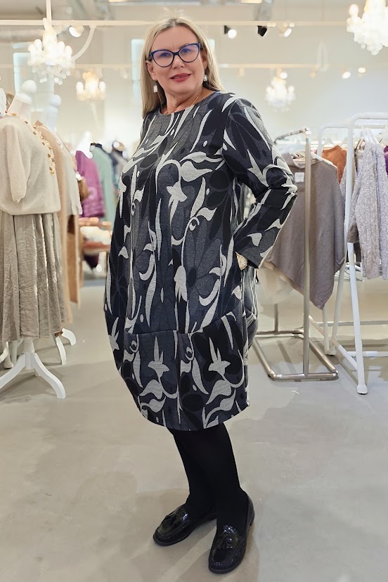 Freida neulosmekko, musta/harmaa XL - Image 3
