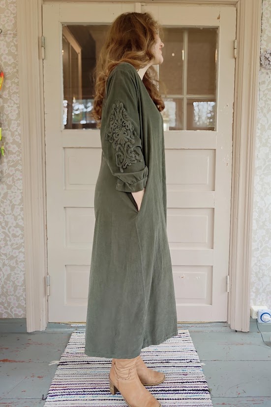 Lyydia samettimekko, khakivihreä L/XL - Image 3